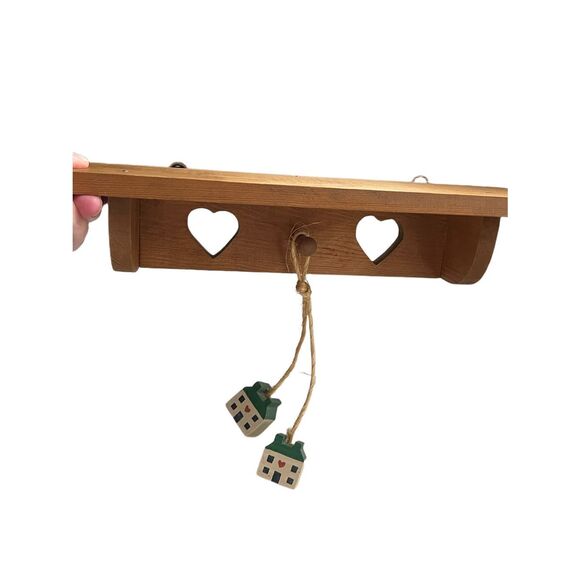 Vintage 11” wooden 2 heart cut out shelf with one peg dangle decor. - Picture 1 of 7
